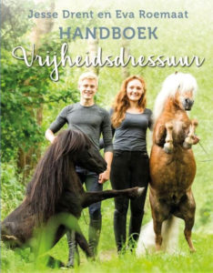 Recensie handboek vrijheidsdressuur van Eva Roemaat en Jesse Drent