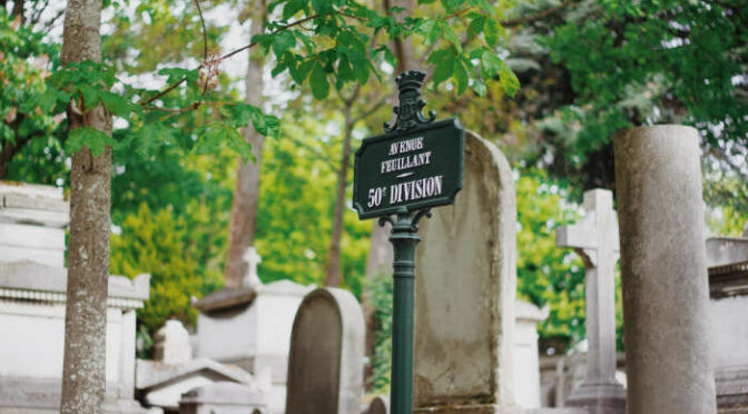 Op Père Lachaise begraven schrijvers en schrijfsters