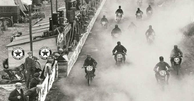100 jaar TT Assen boek van Mischa van den Berg