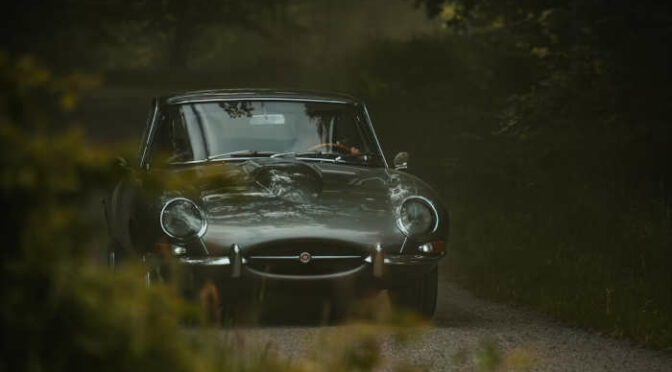 Engelse auto's boeken