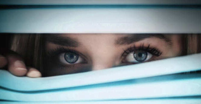 Vi Keeland – Iemand weet het