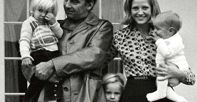 Vreugdevuur van de Murdochs Gabriel Sherman boek over hoe de epische strijd om de troon een familie en de wereld verscheurde