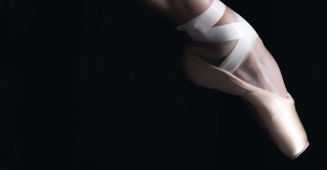 Attitude Rob van Woerkom fotoboek van balletdanser die balletfotograaf werd