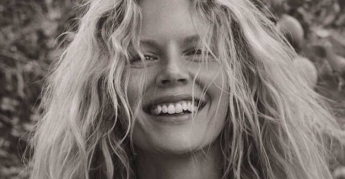 Breekbaar Marlijn hoek boek en memoir over hoe ik als topmodel de wereld over reisde, een traumatische val overleefde en mijn weg terug vond, sterker dan ooit