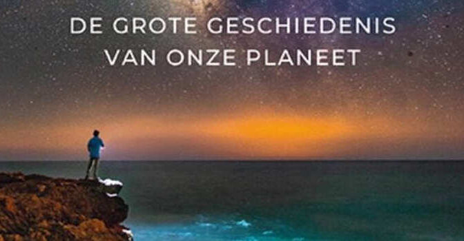 Tussen oerknal en apocalyps boek van Heino Falcke over de grote geschiedenis van onze planeet