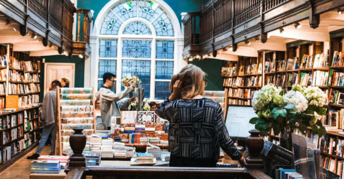 Werken tussen de boeken boekhandels en banen in Nederlandse steden